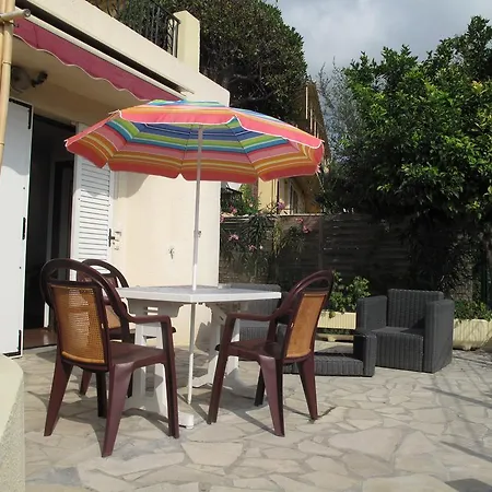 Le Chaudron Hotel 2*