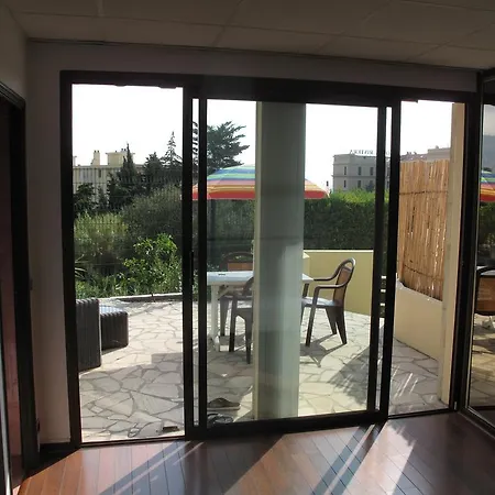 Le Chaudron Hotel 2*